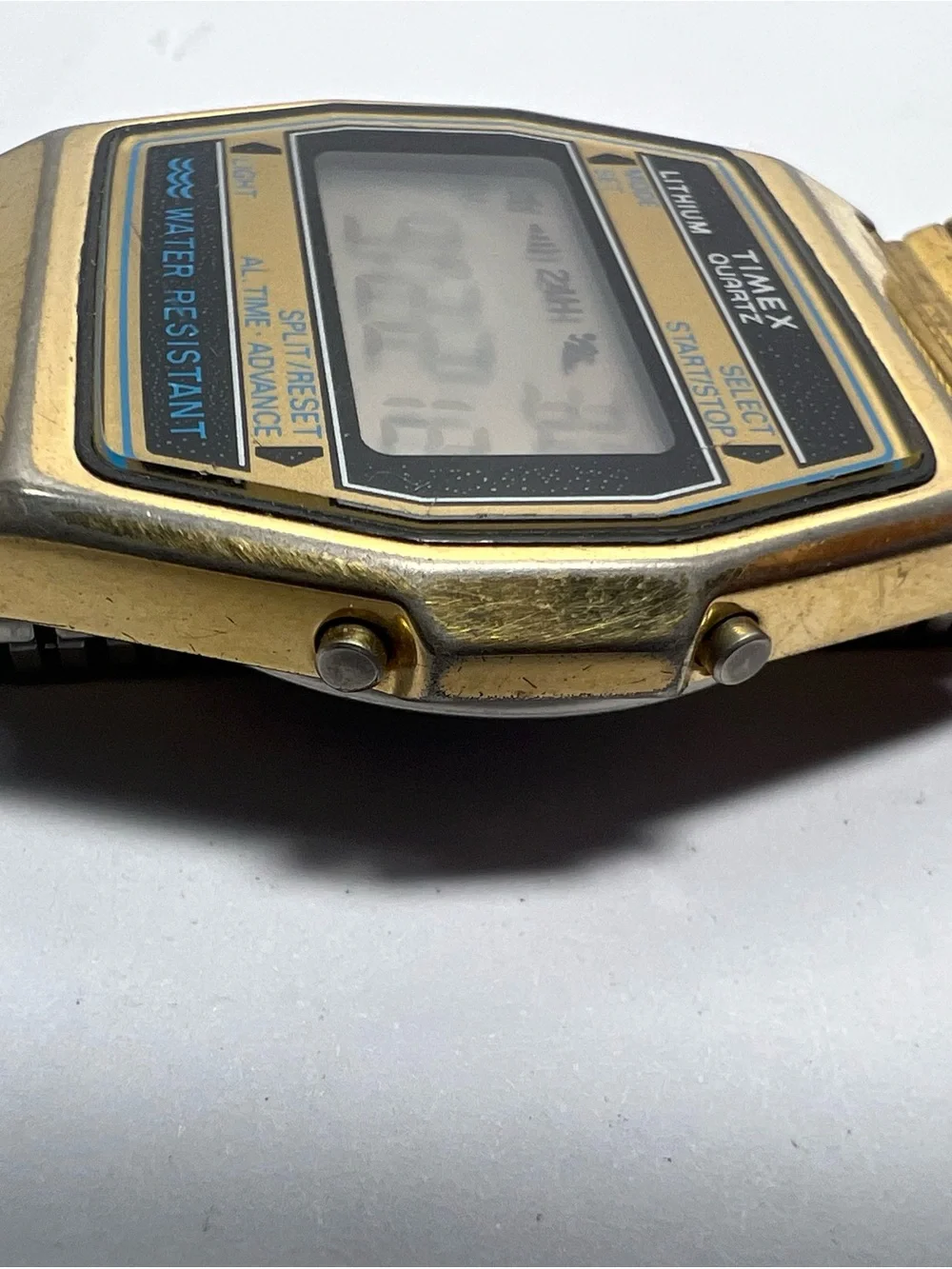 (623)VintageTimex Gold-Tone Digital Quartz Watch with Stretch Bracelet